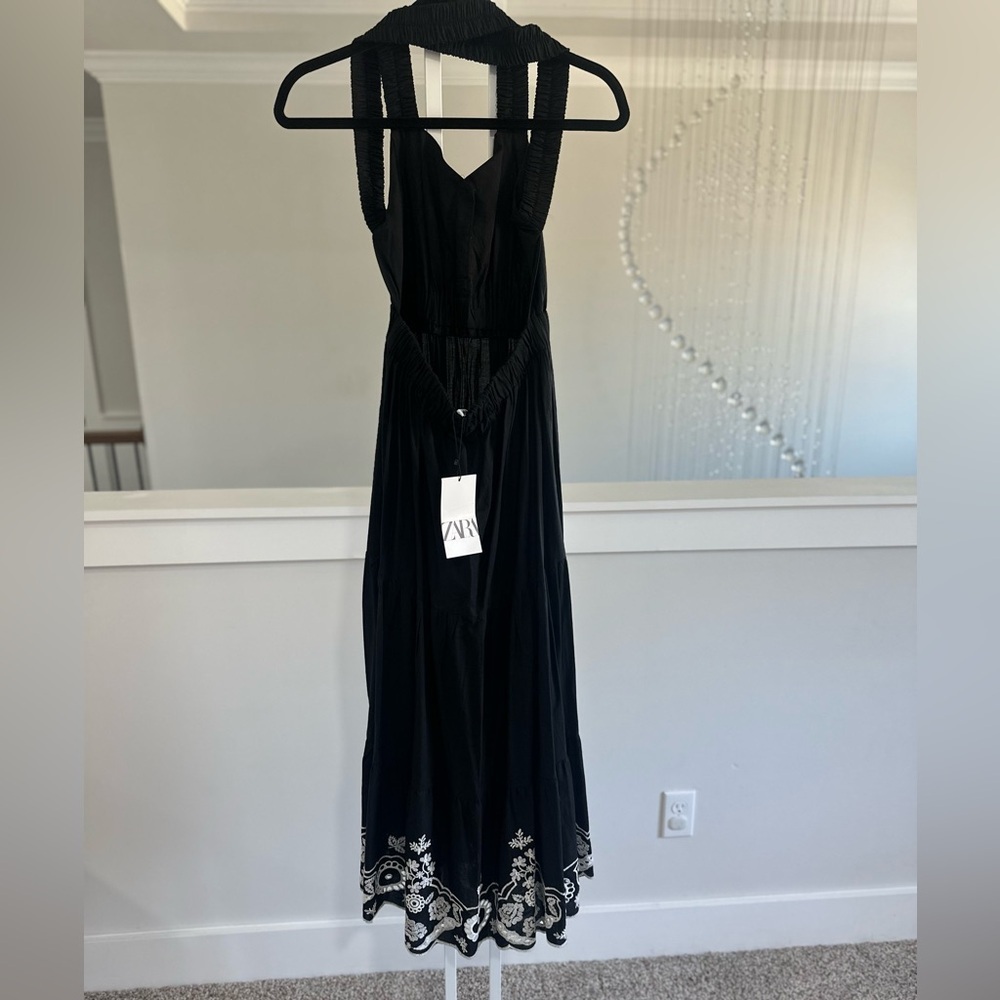 Zara black poplin embroidered midi dress with elastic cross back straps - Picture 11 of 11